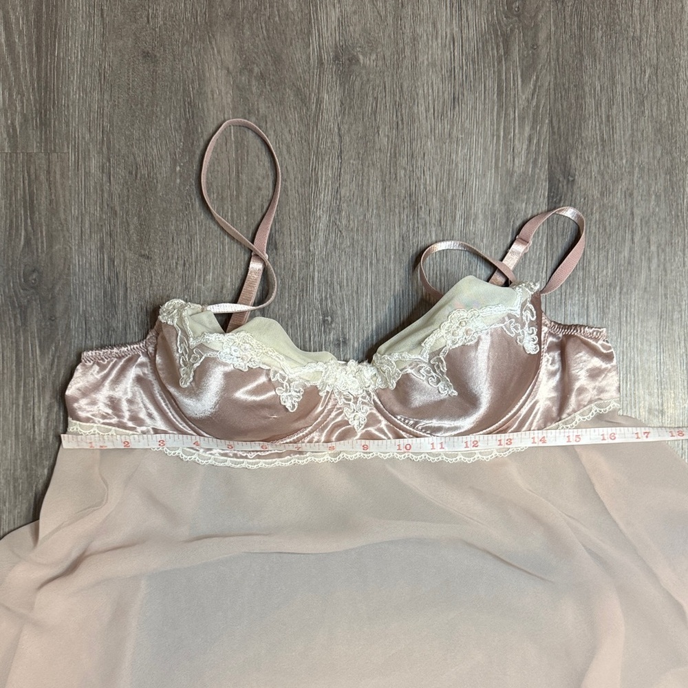 Gorgeous Pale Pink Slip - Picture 12 of 13